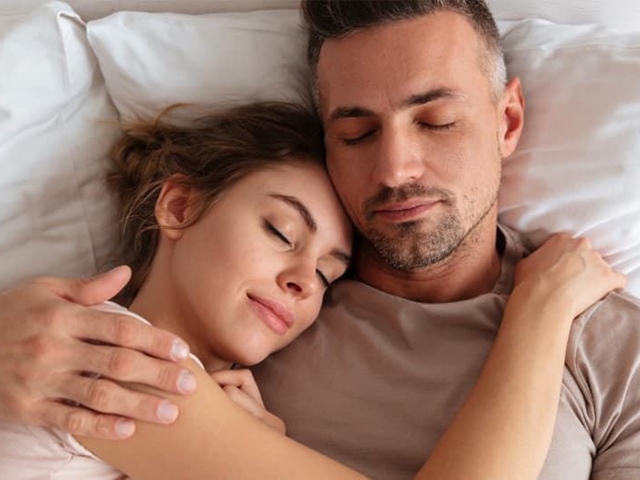 5 consejos para dormir bien en pareja